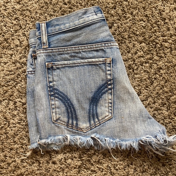 hollister shorts - Picture 2 of 3